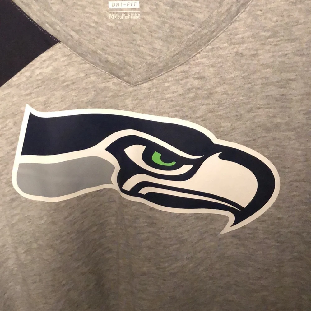 ❌SOLD❌ NWOT Seattle Seahawks Nike NFL Womens T-Shirt Medium - Picture 6 of 6